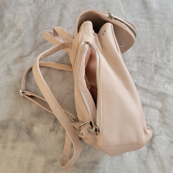 Light Pink Backpack/Purse - Picture 4 of 6